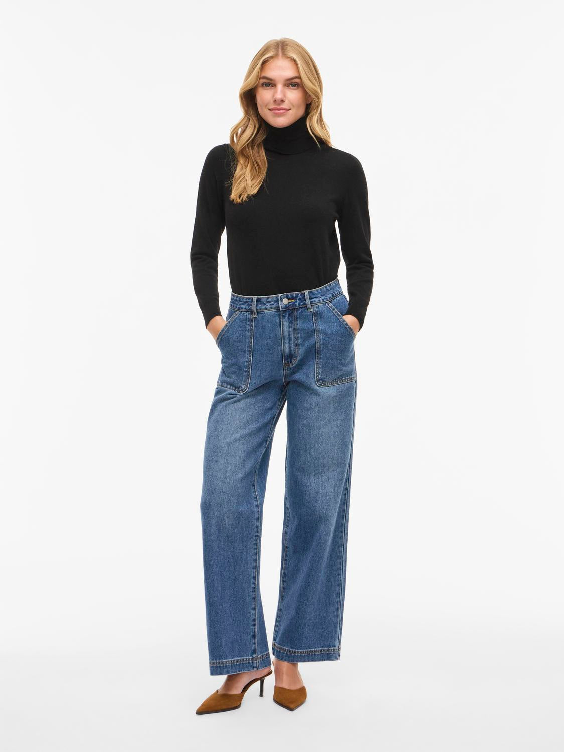 model_shot-front_full